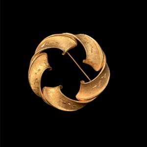 Vintage statement brooch